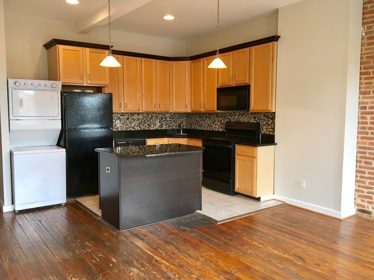 For Rent: Contemporary Elegance at 1037 Light St – Your Ideal Urban Retreat! - Photo 2 of 17