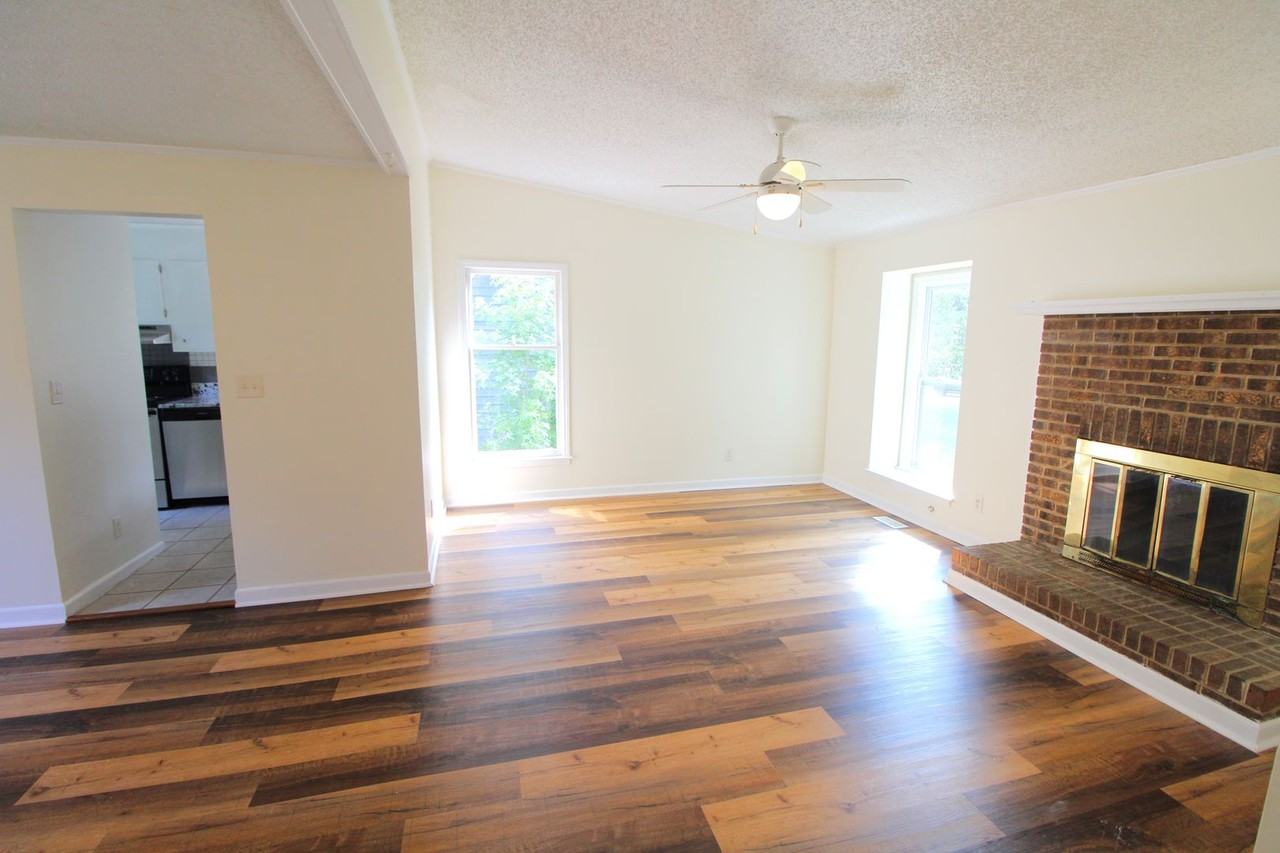 3032 Chenango Dr - Photo 6 of 24