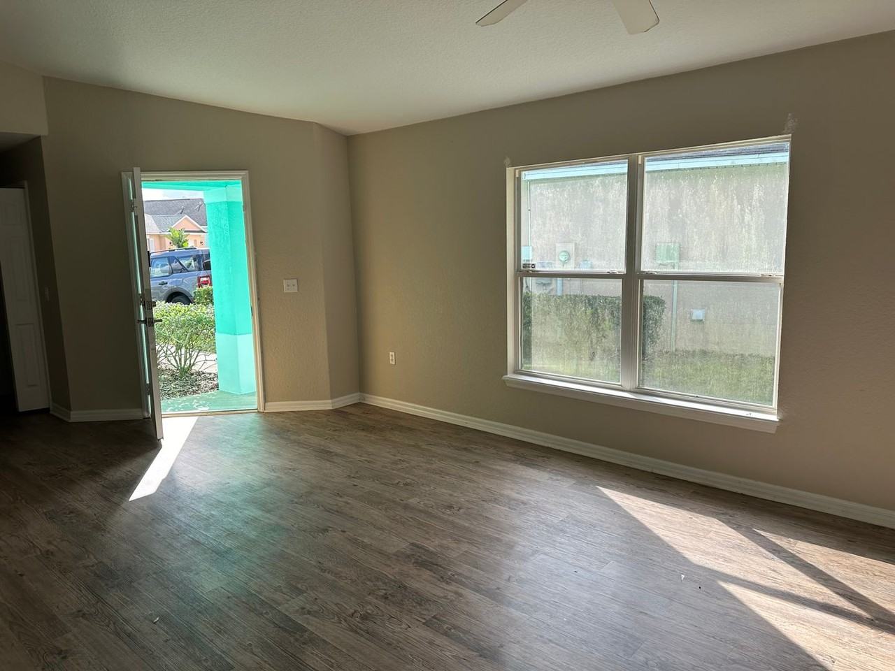 202 Reserve Drive - Photo 3 of 8