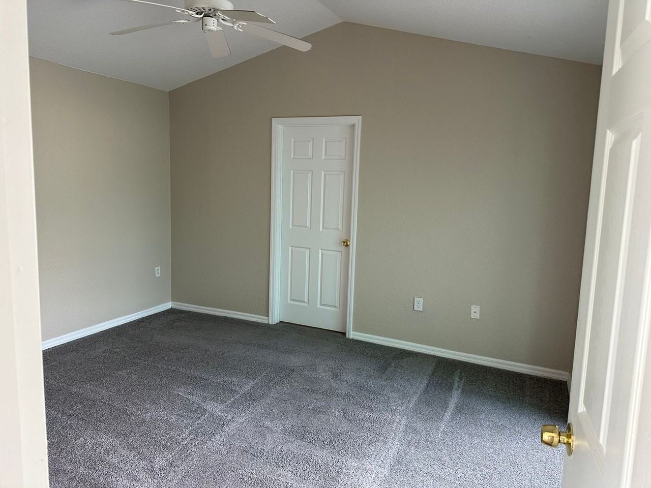 202 Reserve Drive - Photo 4 of 8