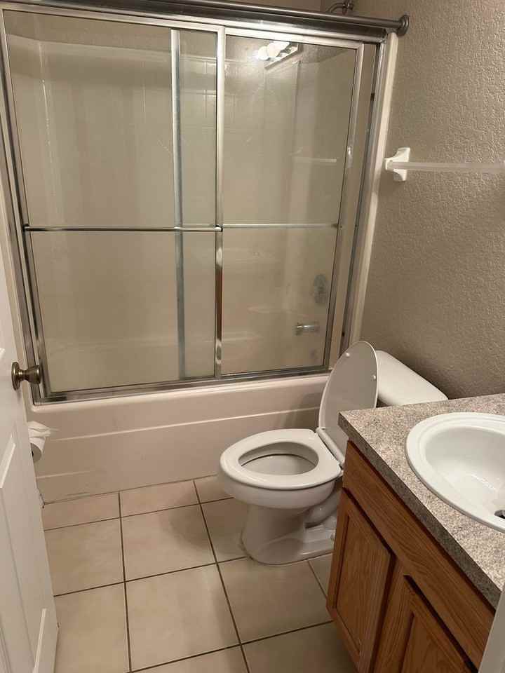 202 Reserve Drive - Photo 6 of 8