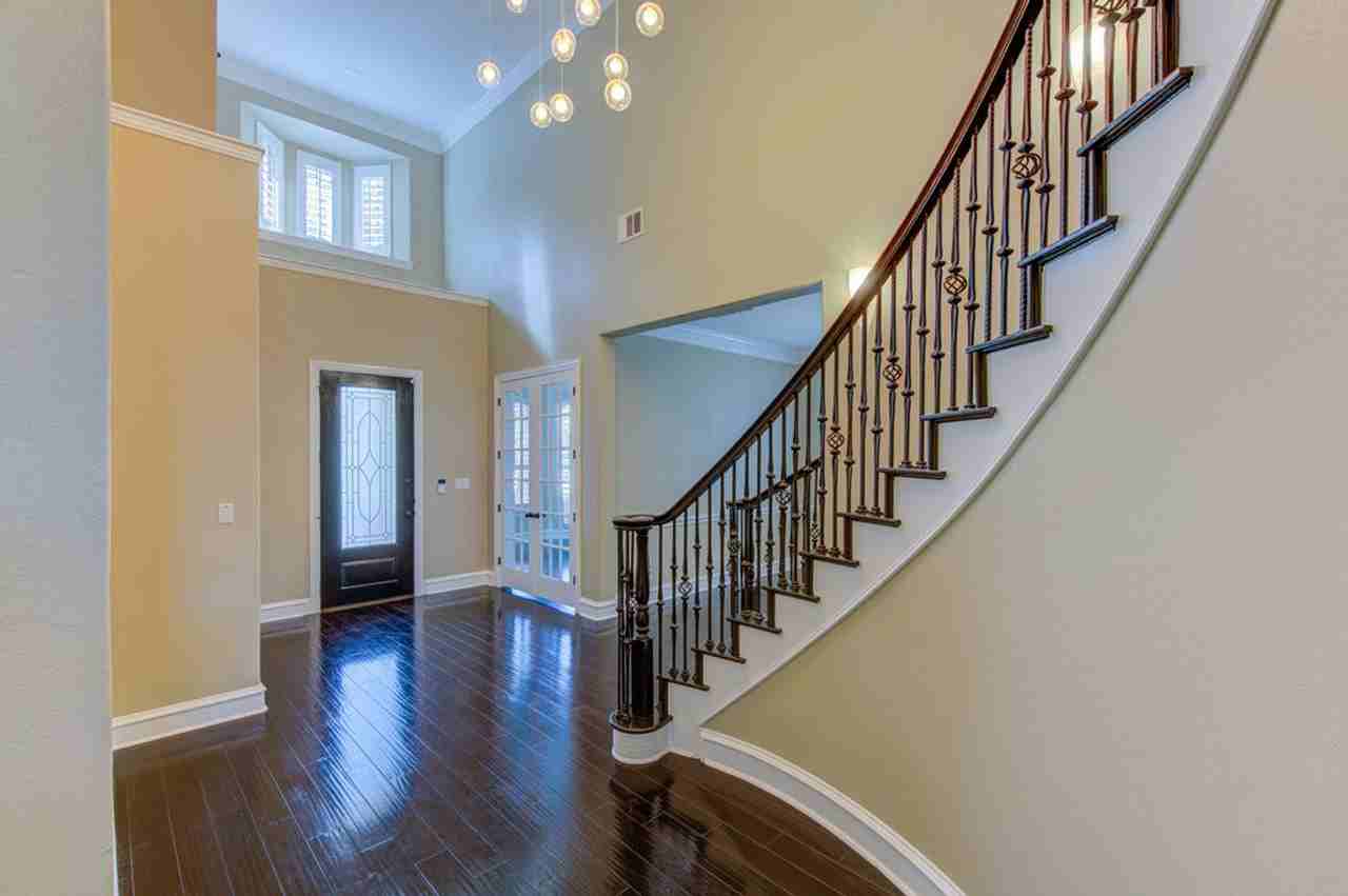 1917 Lakecliff Hills Ln - Photo 5 of 50