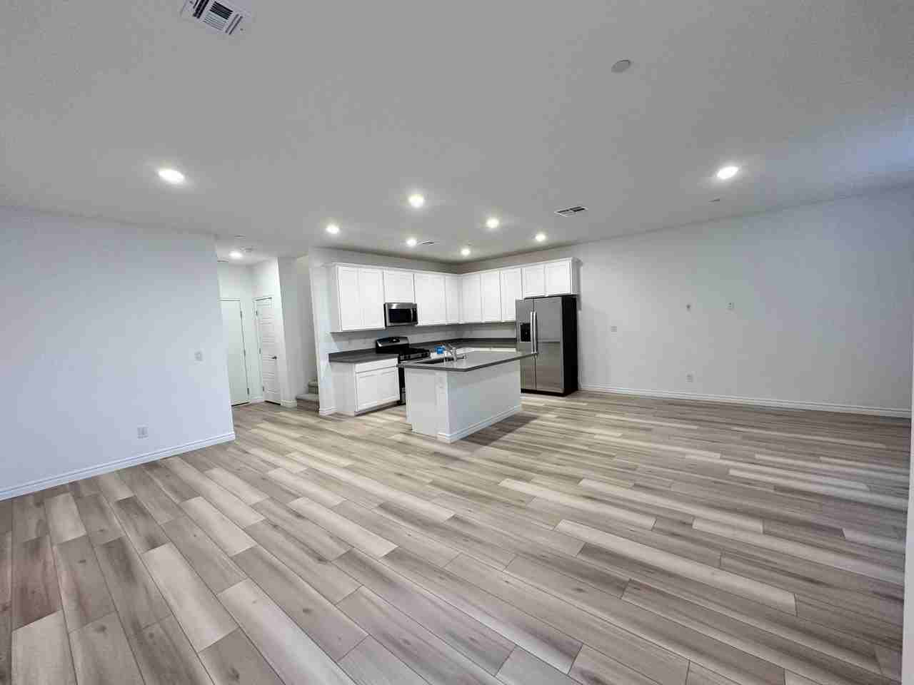 329 Laurel Peak Dr - Photo 4 of 33