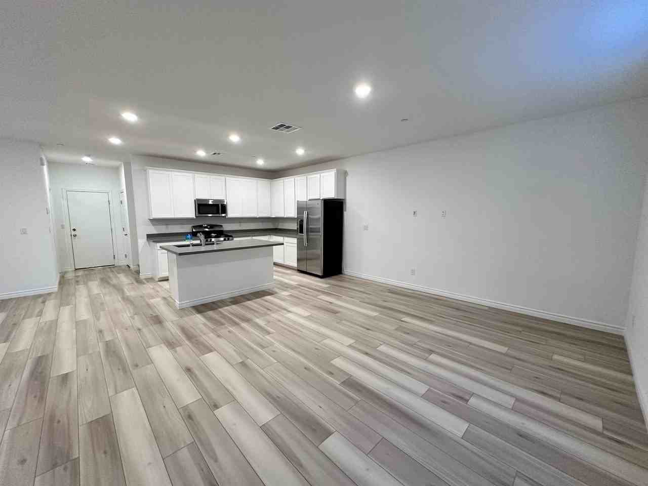 329 Laurel Peak Dr - Photo 7 of 33