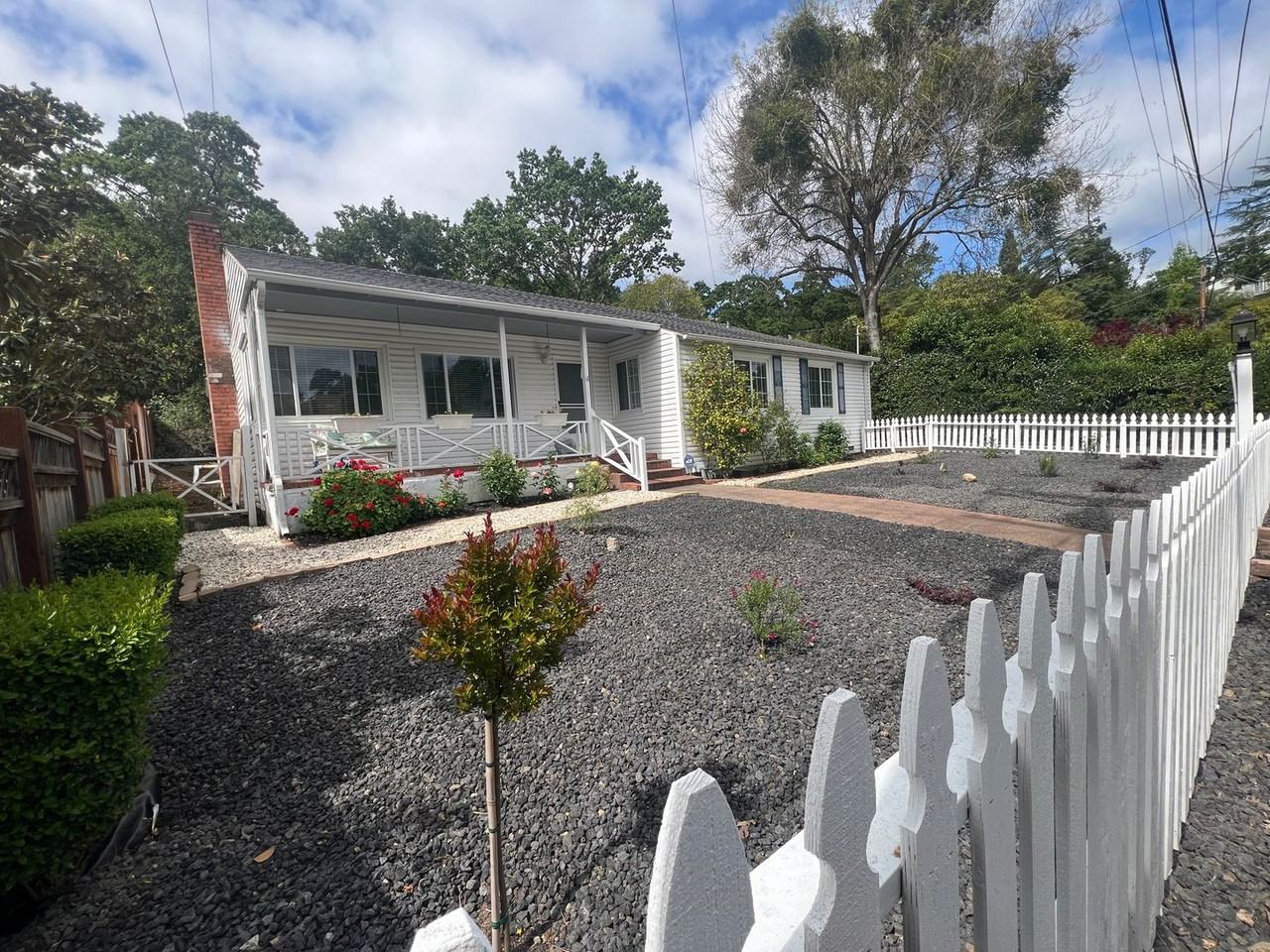 3343 Beechwood Dr - Photo 3 of 17