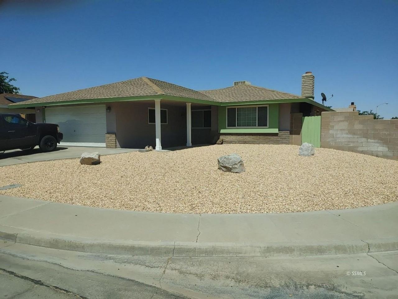 112 Rawhide Ln - Photo 2 of 19