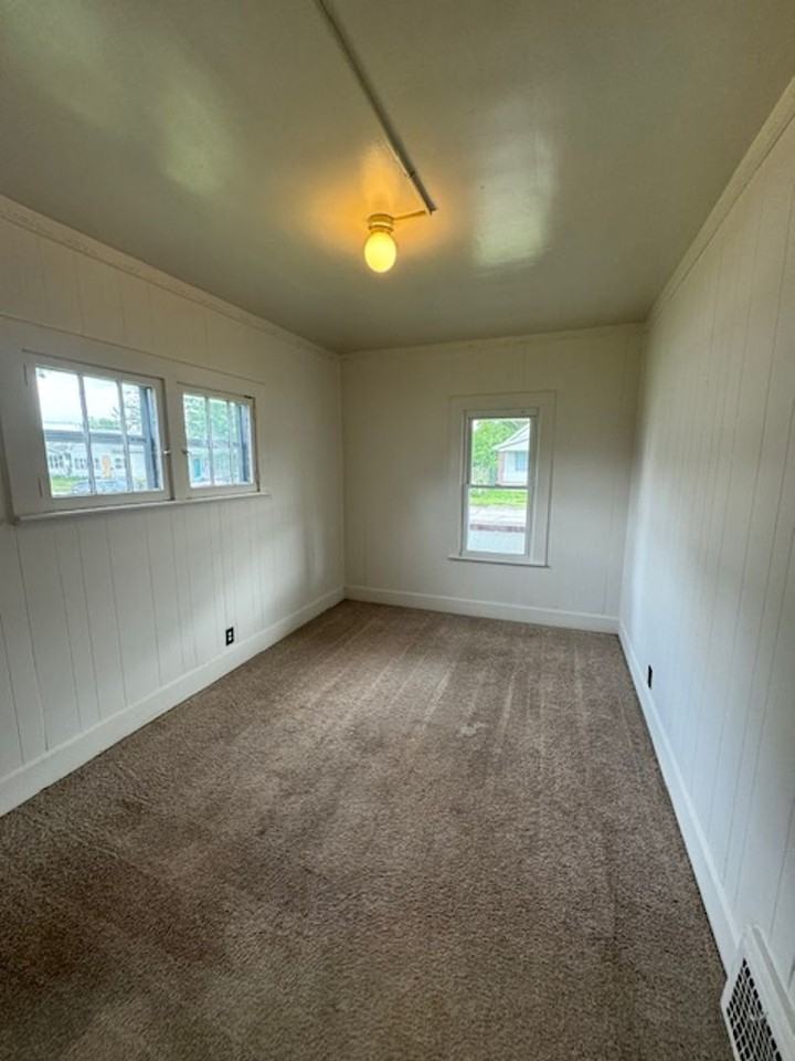 1502 E Indiana St - Photo 3 of 11