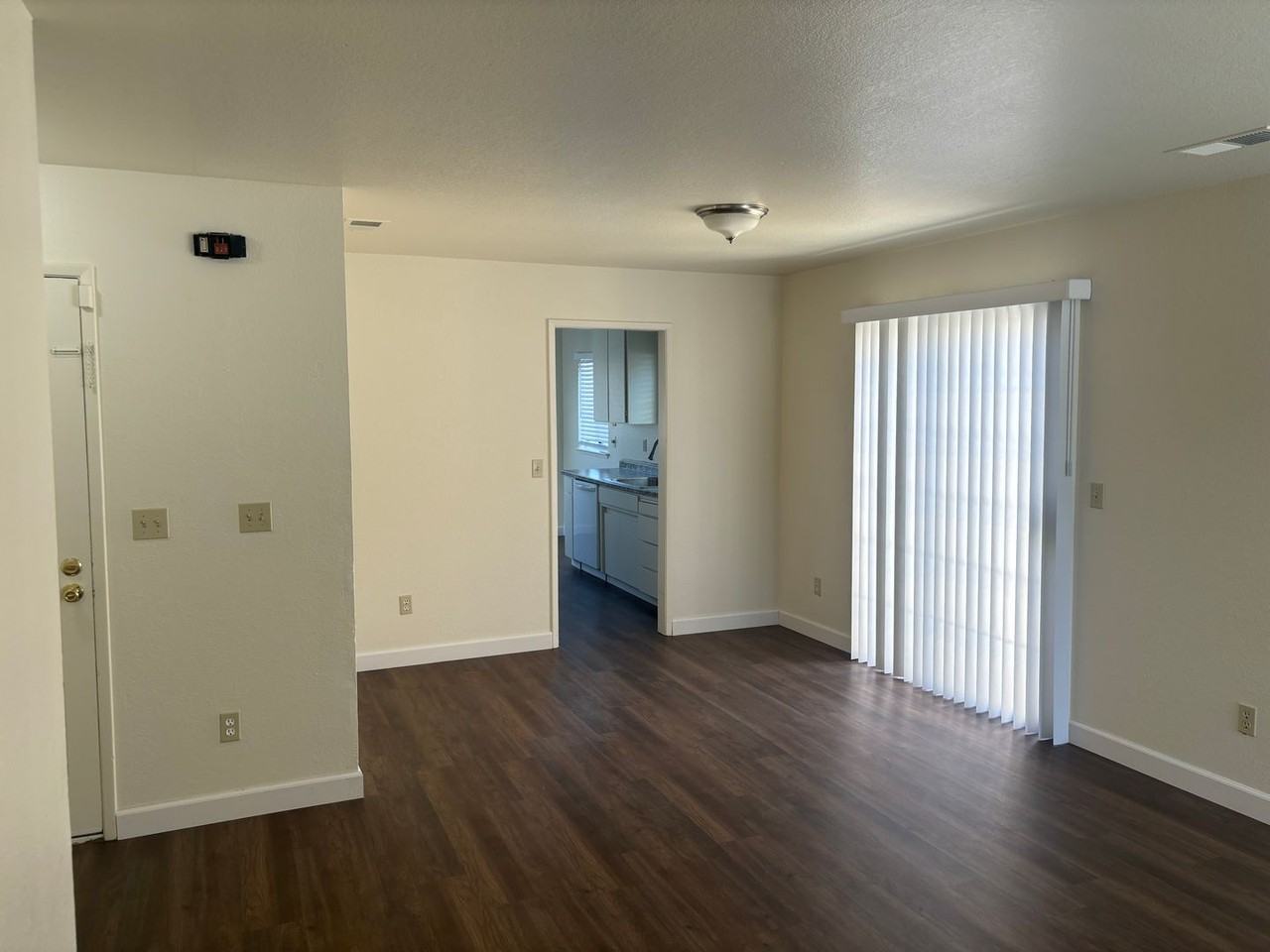 9 Julia Ave - Photo 3 of 14