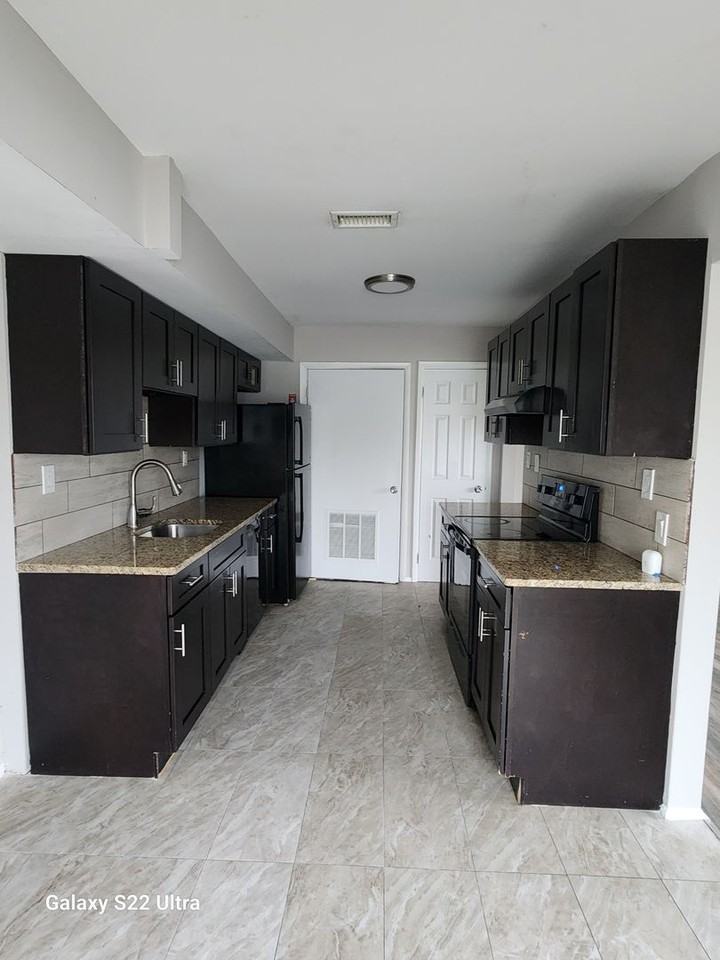 19 Langdon Ct - Photo 3 of 12