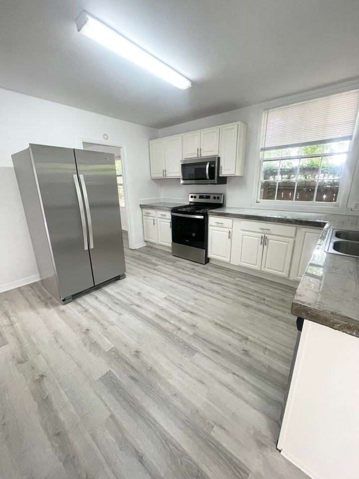1588 Hamilton St - Photo 2 of 15