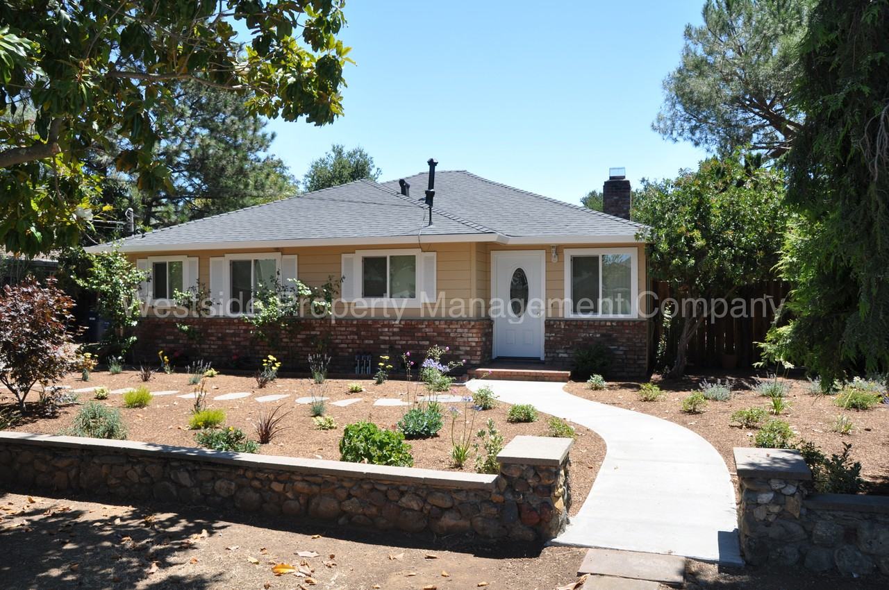 616 Hollingsworth Drive - Photo 2 of 14