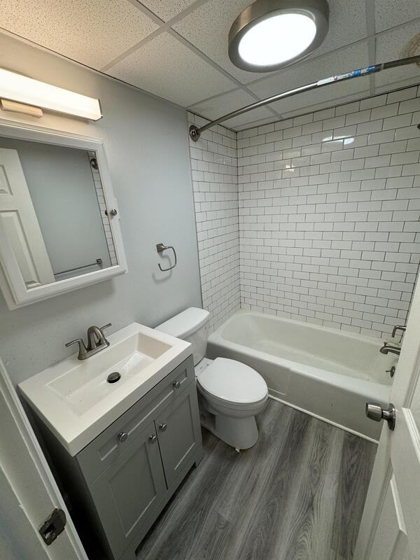 906 Erdner Ave - Photo 3 of 12