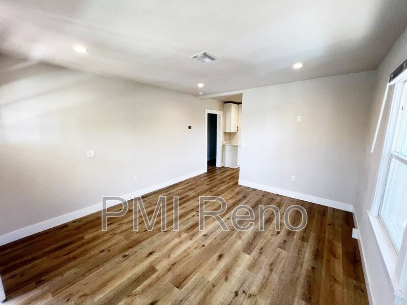 611 E 2nd St - Photo 3 of 18