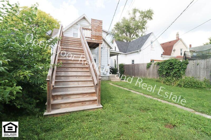 927 1/2 Nuttman Ave - Photo 3 of 13