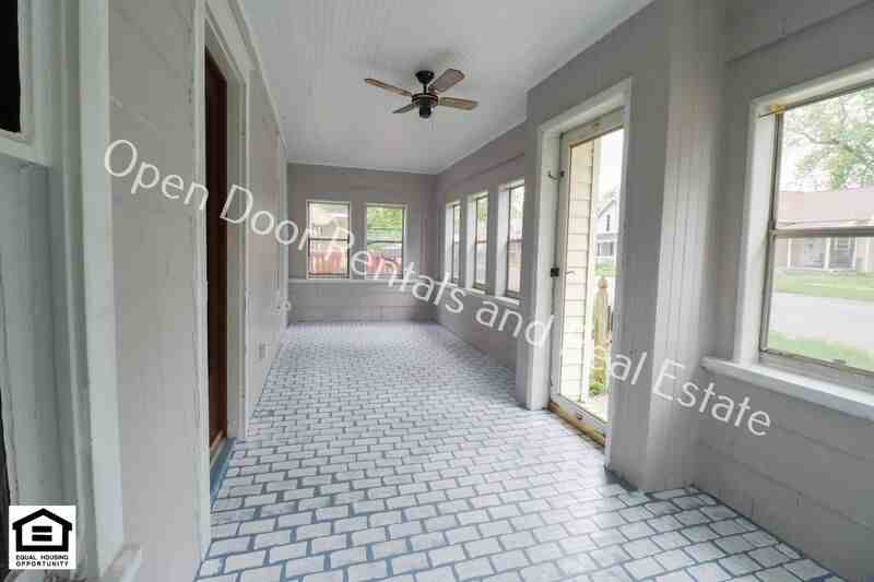 400 E King St - Photo 2 of 15