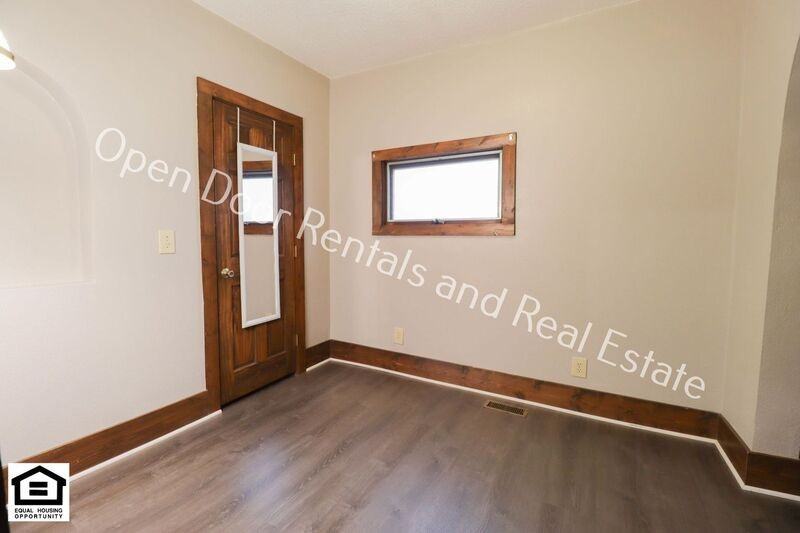 400 E King St - Photo 3 of 15