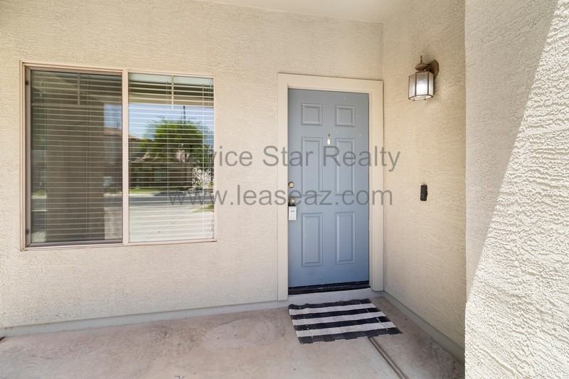 1554 E Elgin St - Photo 2 of 27