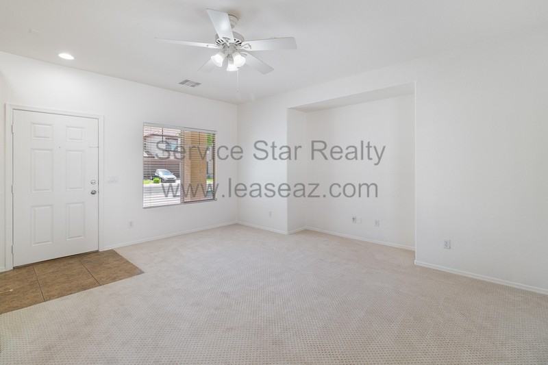 1554 E Elgin St - Photo 5 of 27