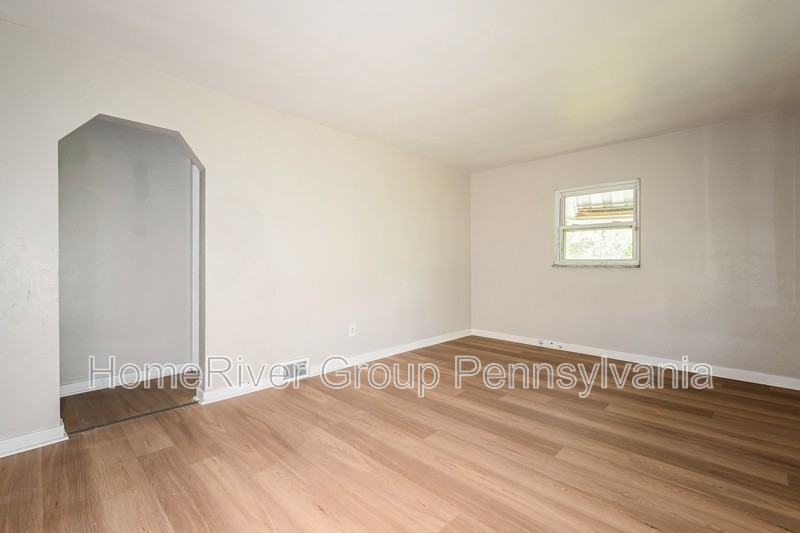 1044 Stoneville St - Photo 3 of 18