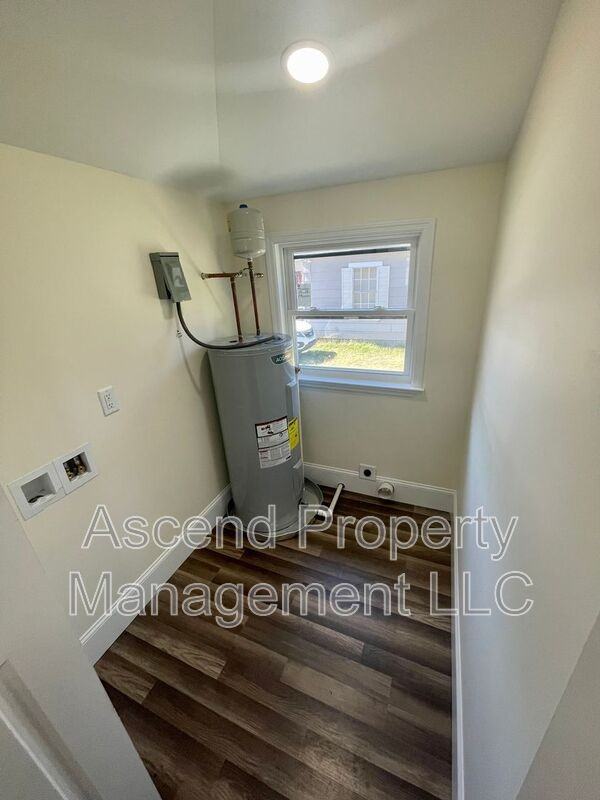 729 Henderson Ave - Photo 7 of 19