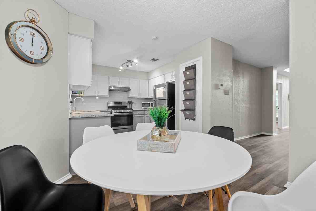 Firefly & Sycamore Dr #2E - Photo 7 of 30