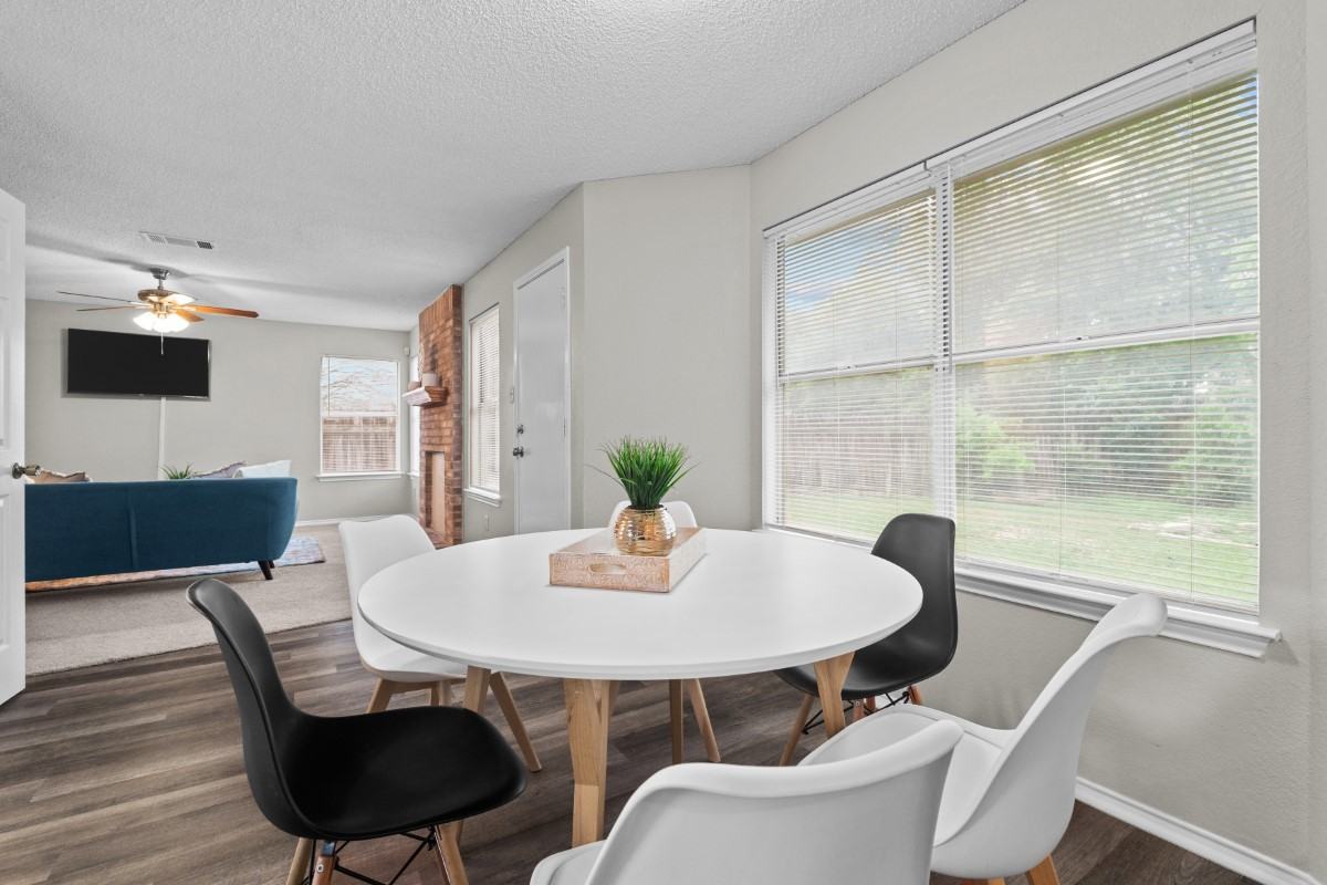 Firefly & Sycamore Dr #2E - Photo 6 of 30