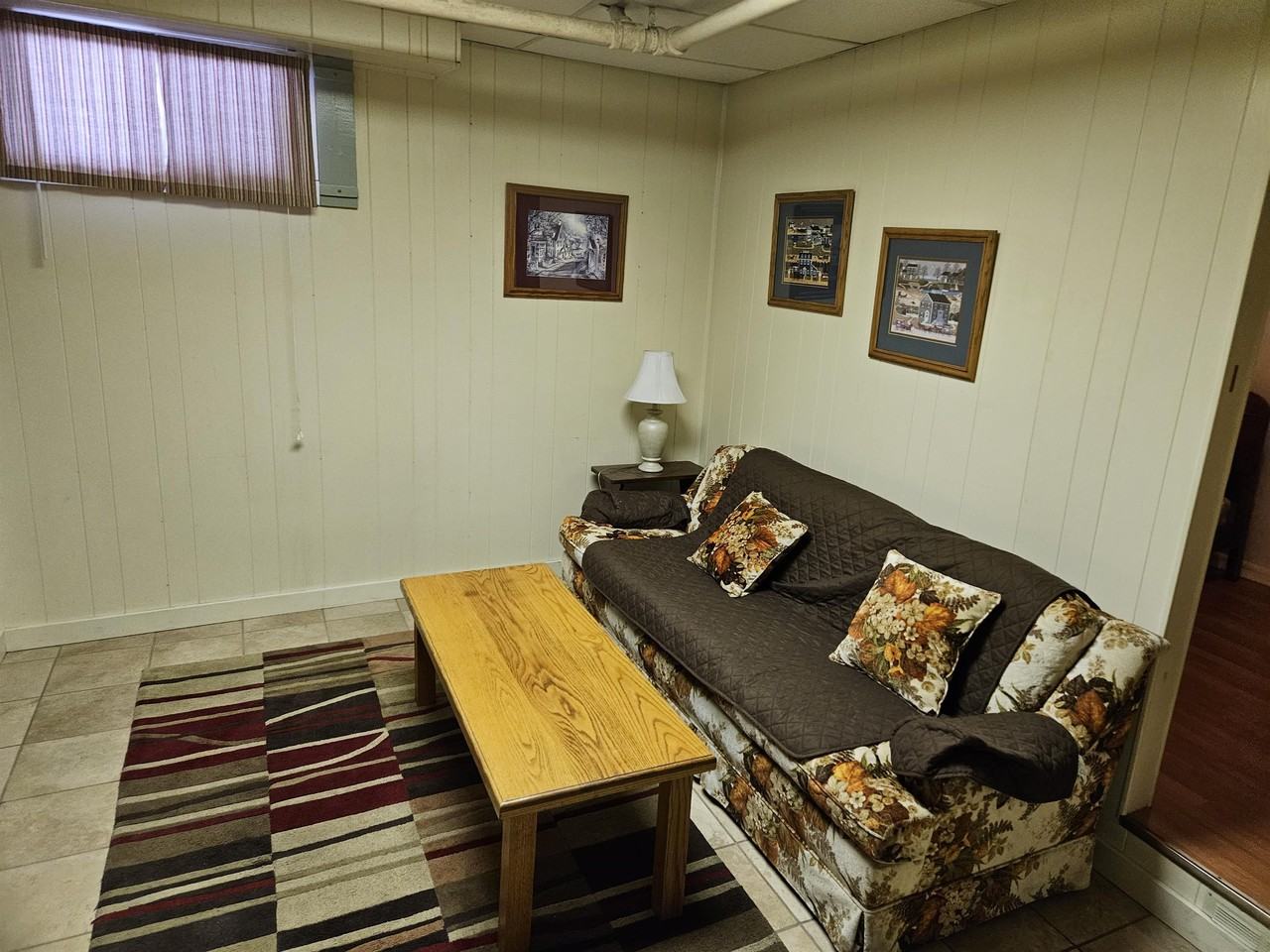 401 Onyx Street - Photo 2 of 20