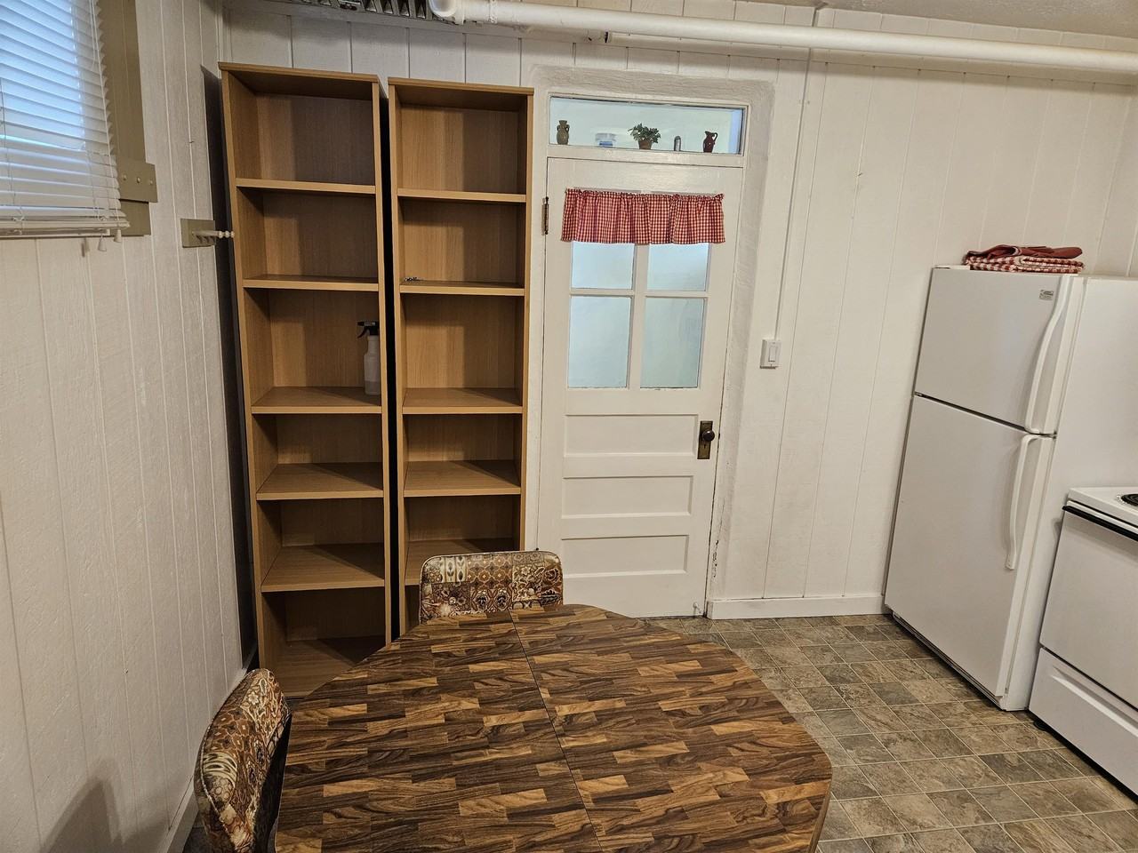 401 Onyx Street - Photo 3 of 20