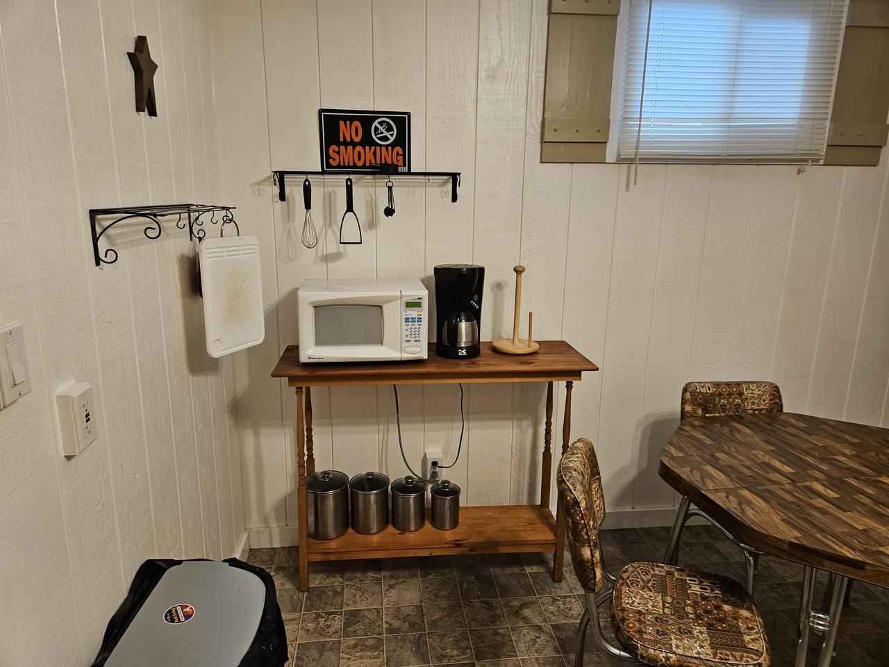 401 Onyx Street - Photo 5 of 20