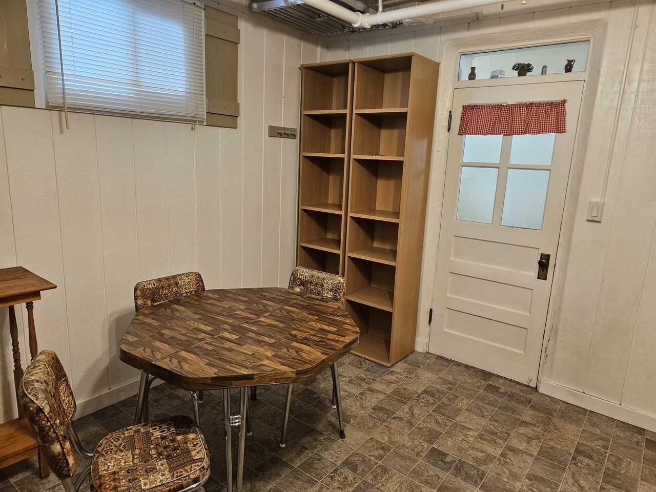 401 Onyx Street - Photo 6 of 20