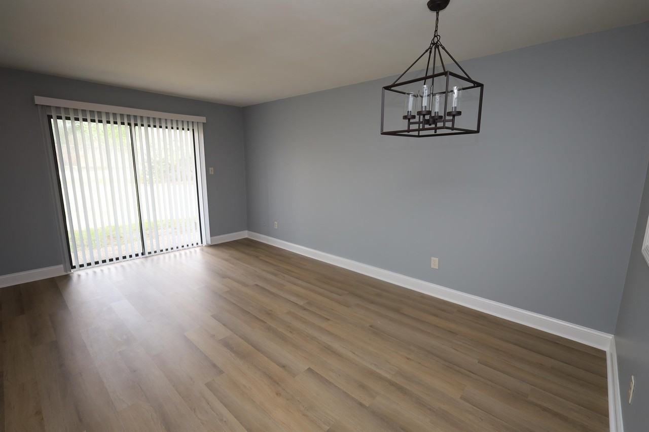 909 Greenwood Drive - Photo 3 of 8