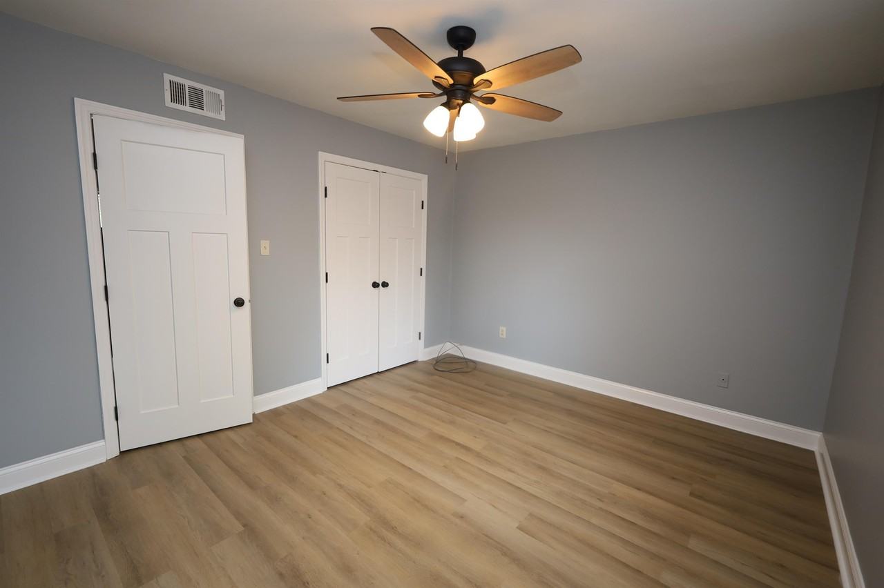 909 Greenwood Drive - Photo 5 of 8