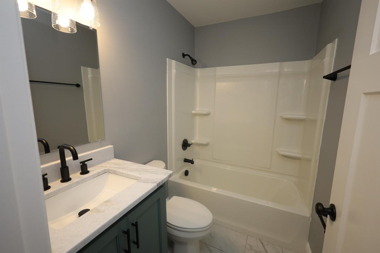 909 Greenwood Drive - Photo 6 of 8