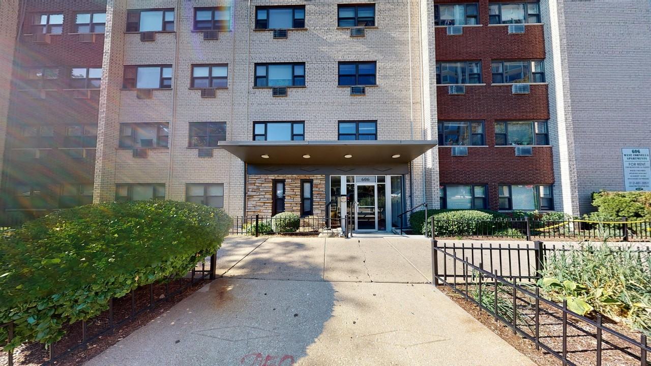 606 W. Cornelia - Photo 5 of 22