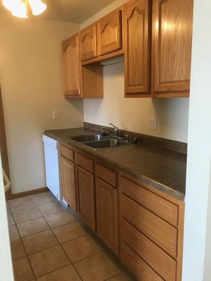 Gould Street Apartments - Photo 6 of 11