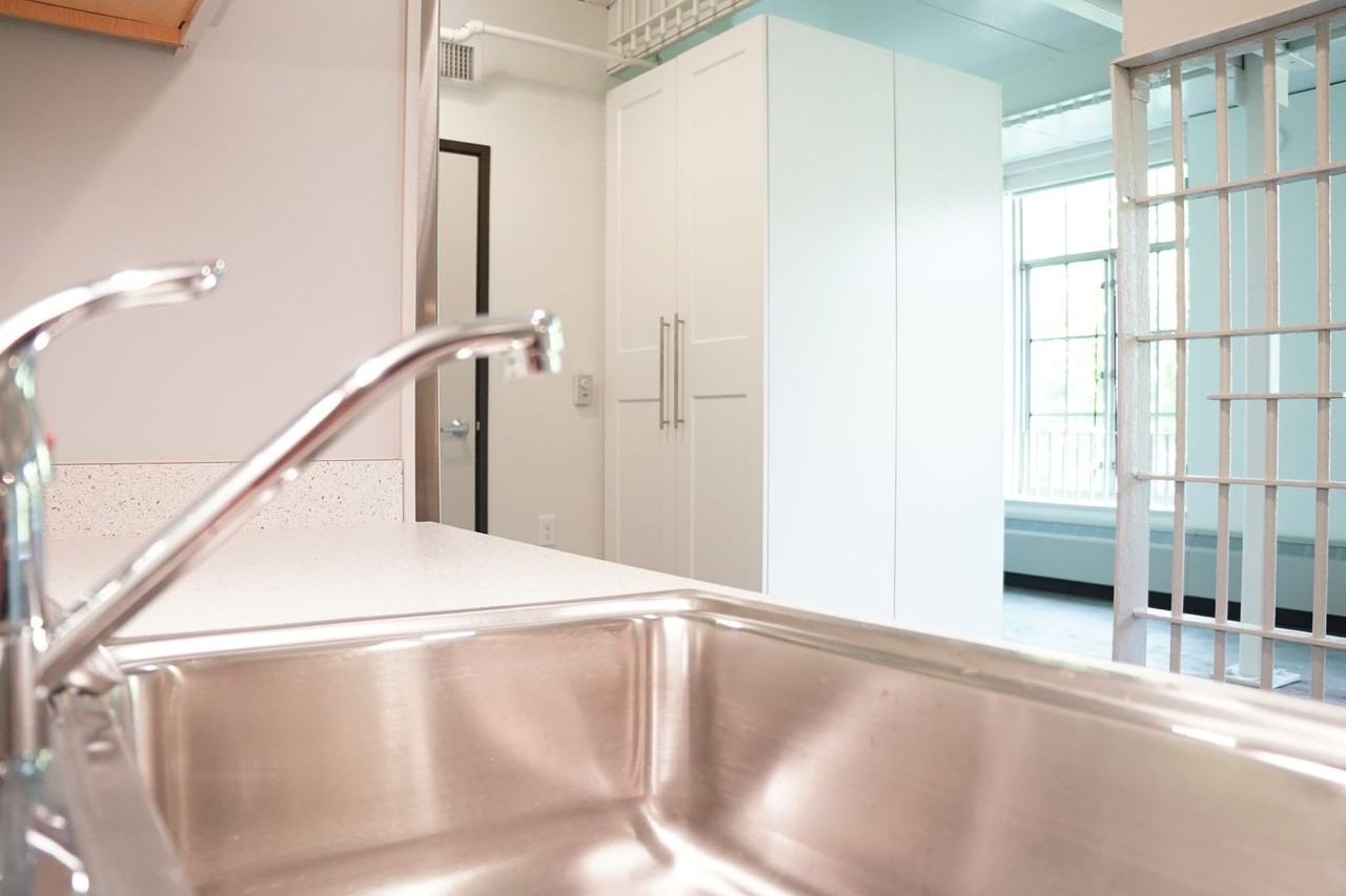 521 W 2nd Street - Photo 3 of 29