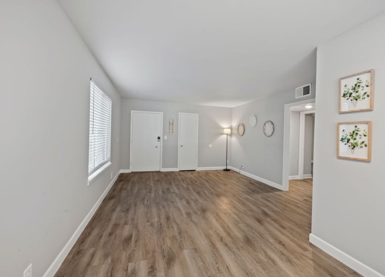 The Village at Brookside Apartments 1404 E 41st St, Tulsa, OK 74105