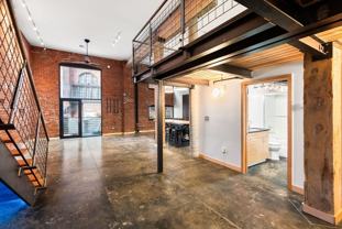 1016 W Railroad Ave - Photo 1 of 1