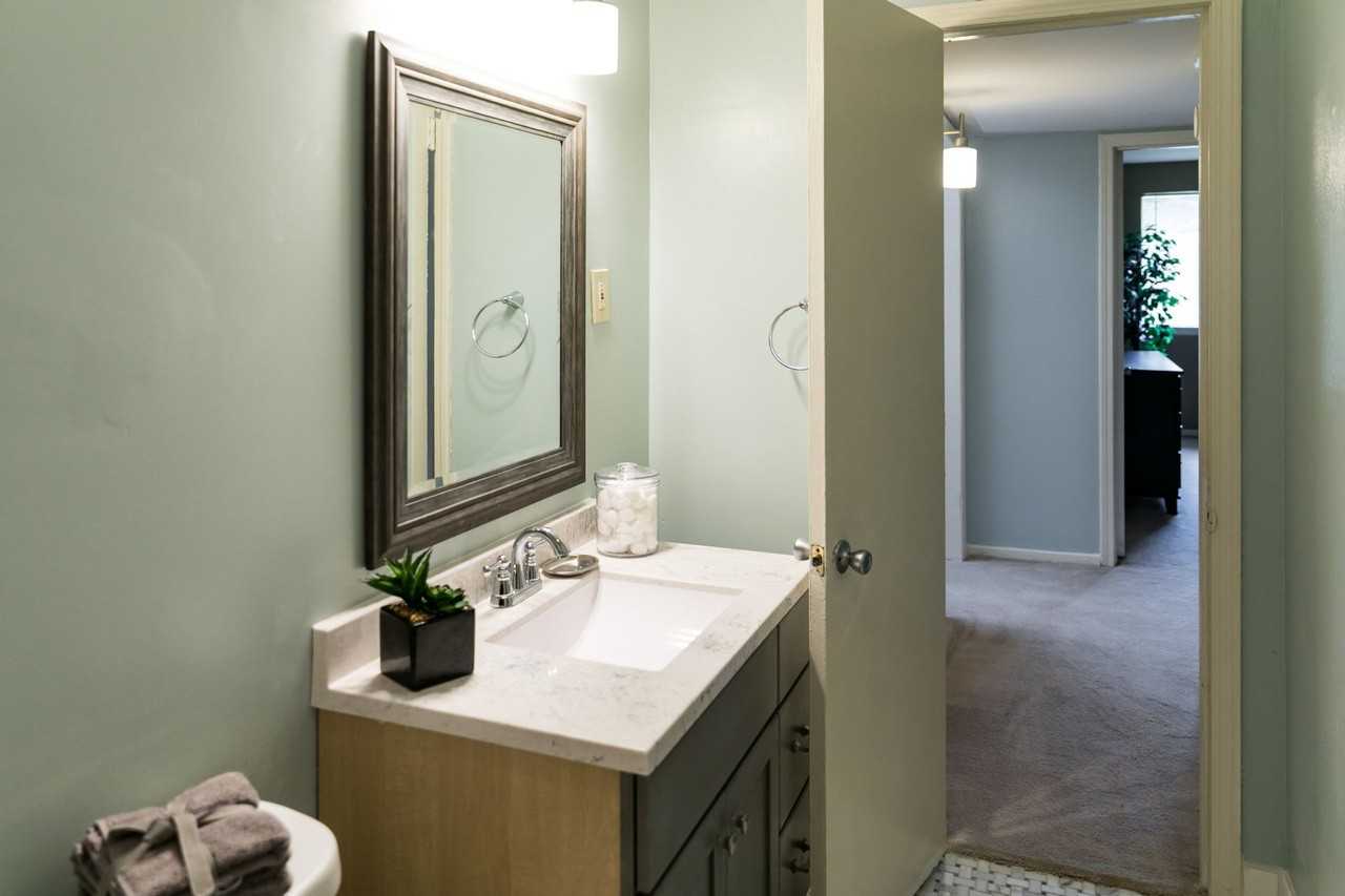 Allison Gardens Apartments - Photo 7 of 10