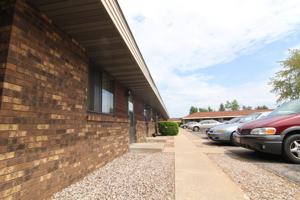 featured image of 2517 2517 2600 Bush Court