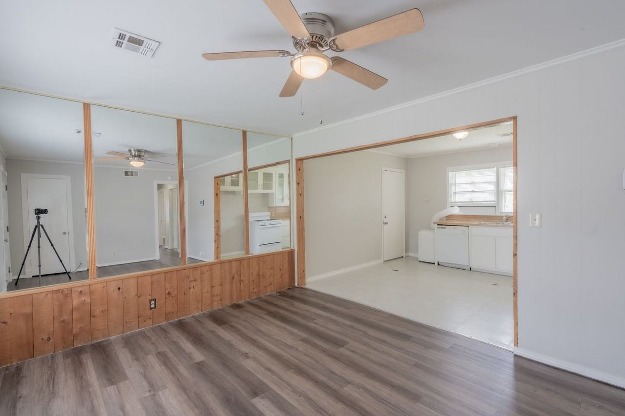 6727 E Independence Pl - Photo 2 of 13