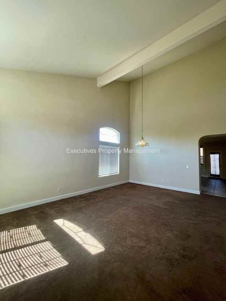 11287 Monterra Ln - Photo 2 of 38