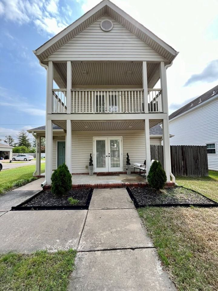 2728 N Westminster Dr - Photo 2 of 19