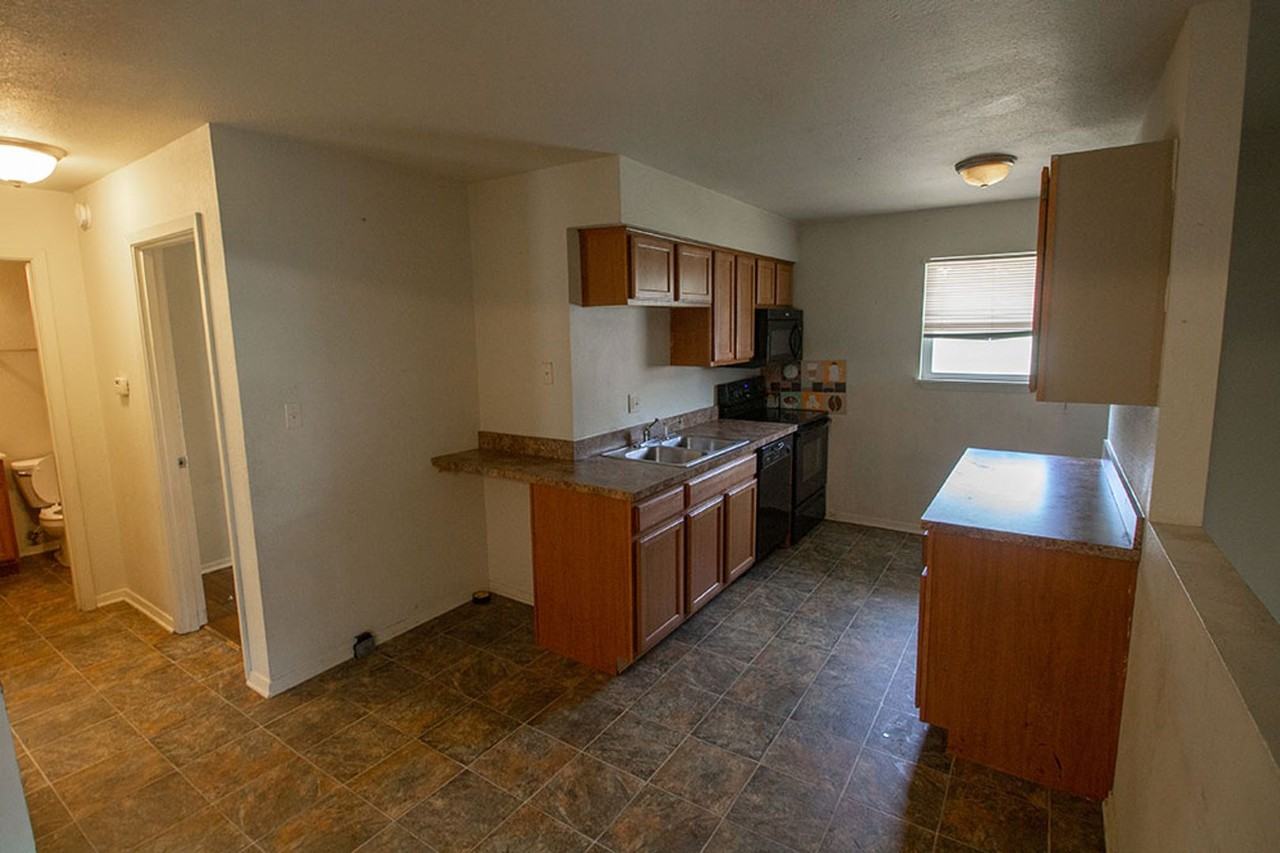 1013 W Ash St - Photo 7 of 35