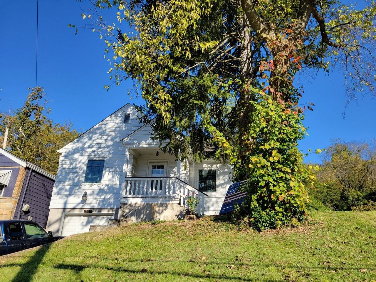 1896 W Fork Rd - Photo 2 of 19