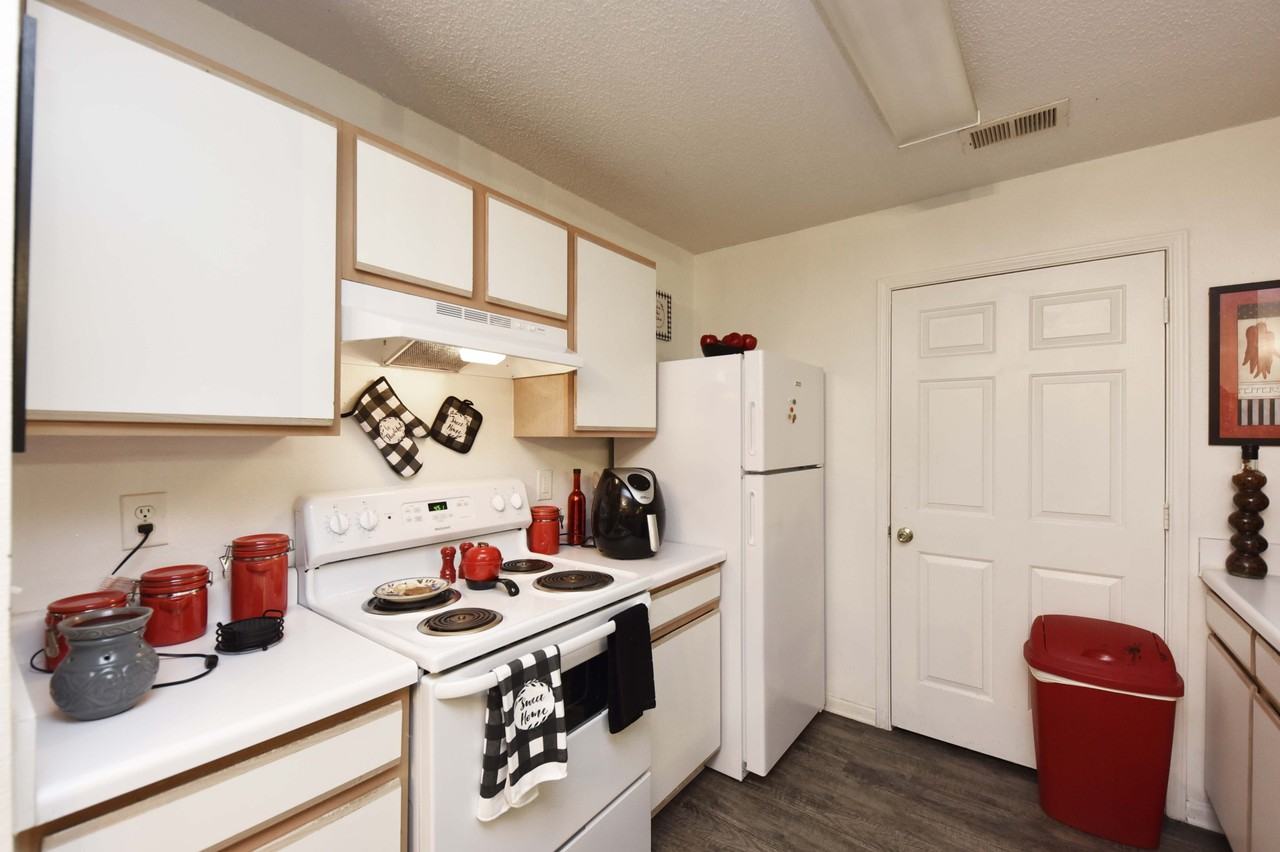 Magnolia Landing - Photo 4 of 22