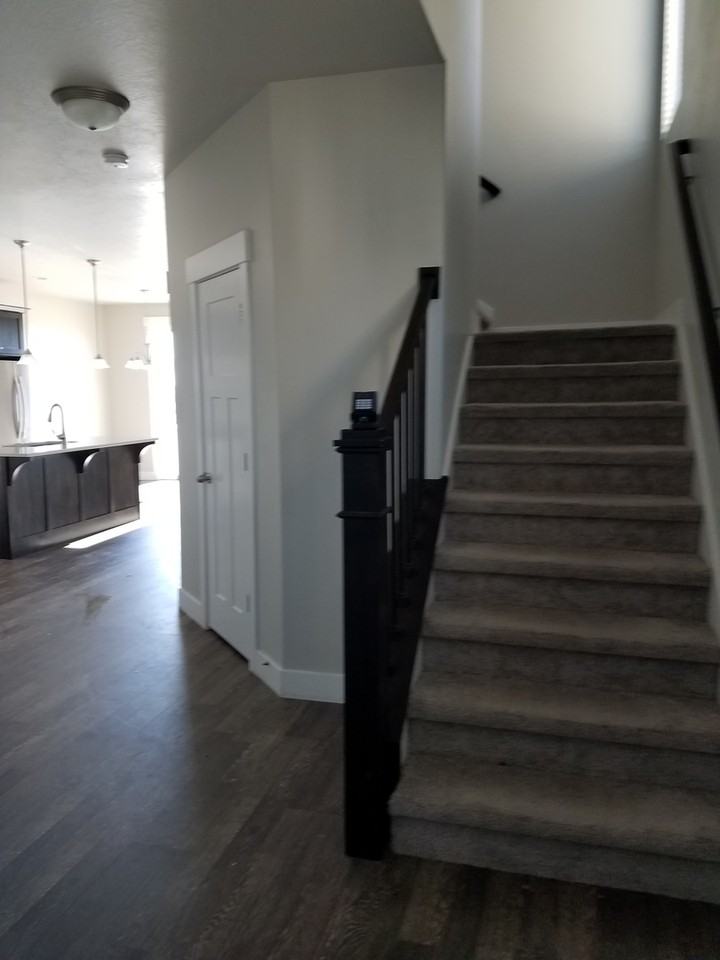 2053 W Fairway Ln - Photo 2 of 26