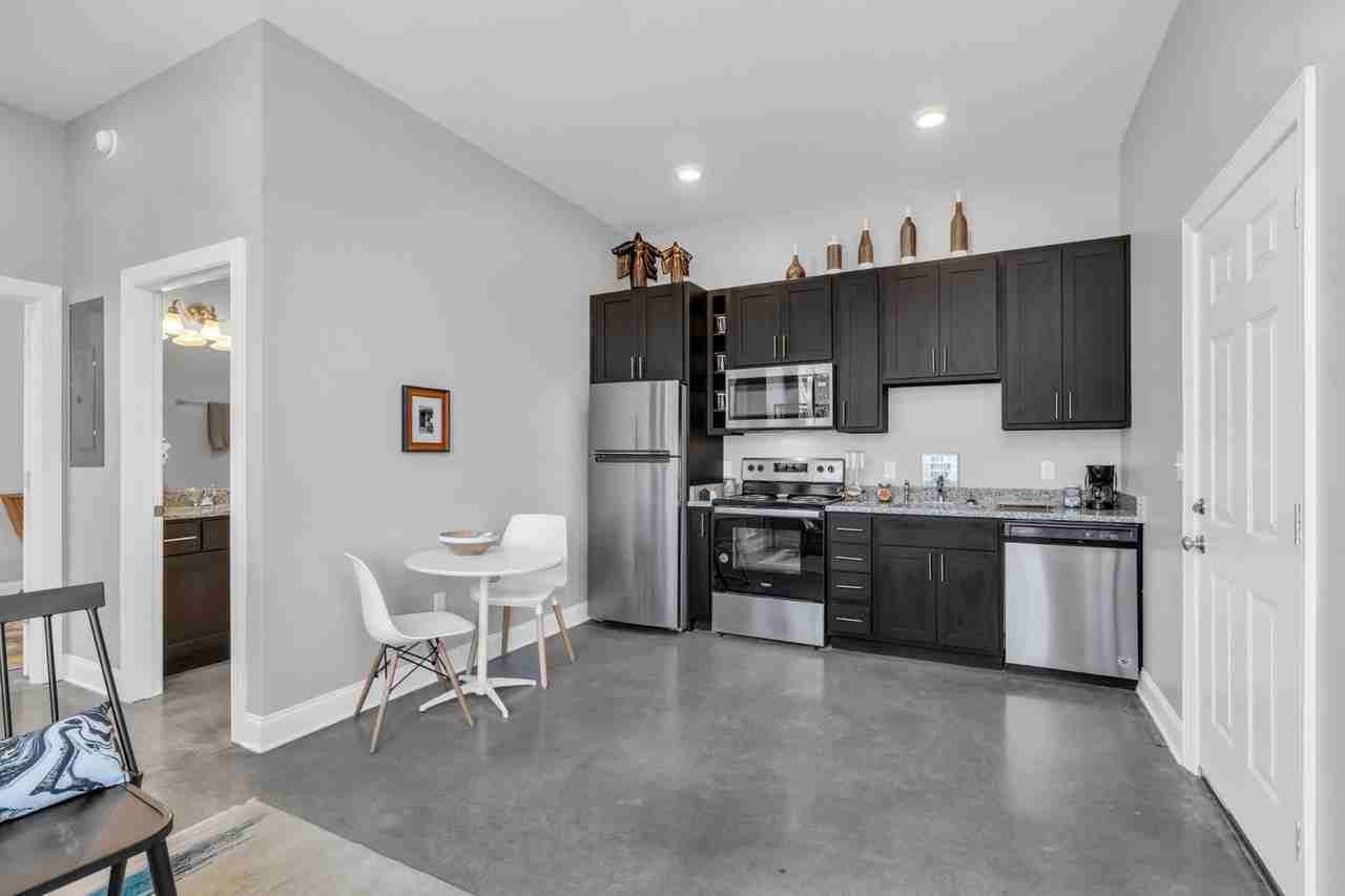 Bailey Row - 2109 - Photo 2 of 10