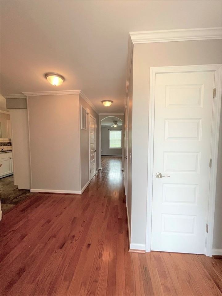 112 N Maple St - Photo 5 of 25