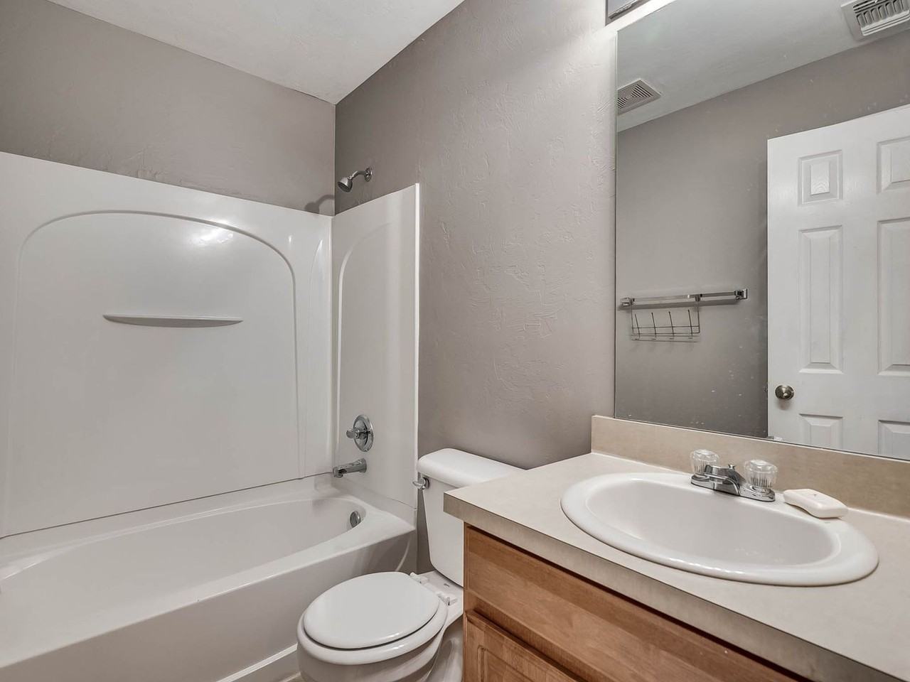 808 Ga Zump Dr - Photo 4 of 11
